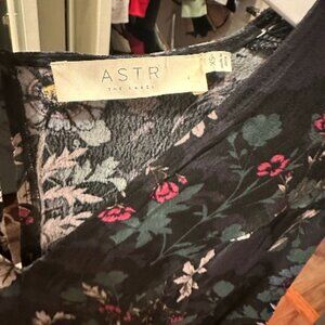 ASTR Long Sleeved Floral Dress